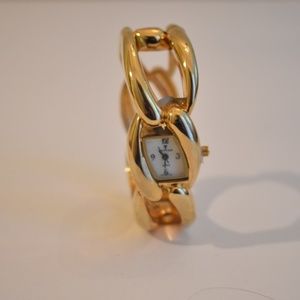 Bracelet with Built- In Clock